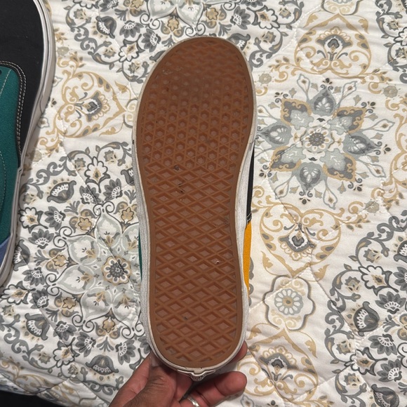 Vans - Picture 3 of 8